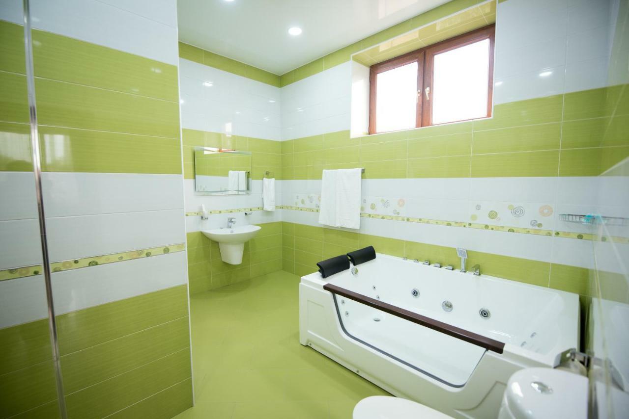 Royal Palace Hotel Vanadzor Eksteriør billede